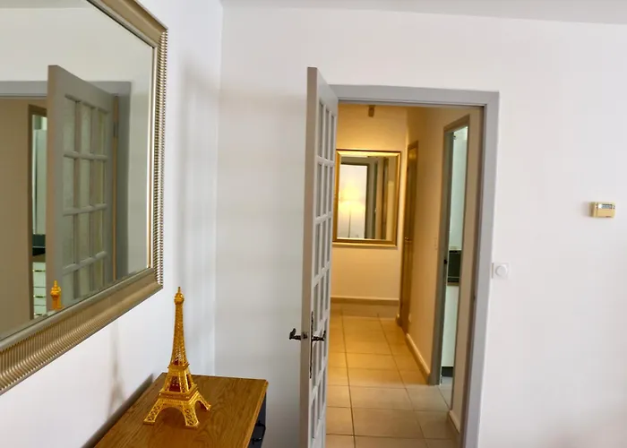 Chaleureux En Centre-ville شقة