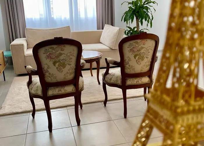 Chaleureux En Centre-ville شقة